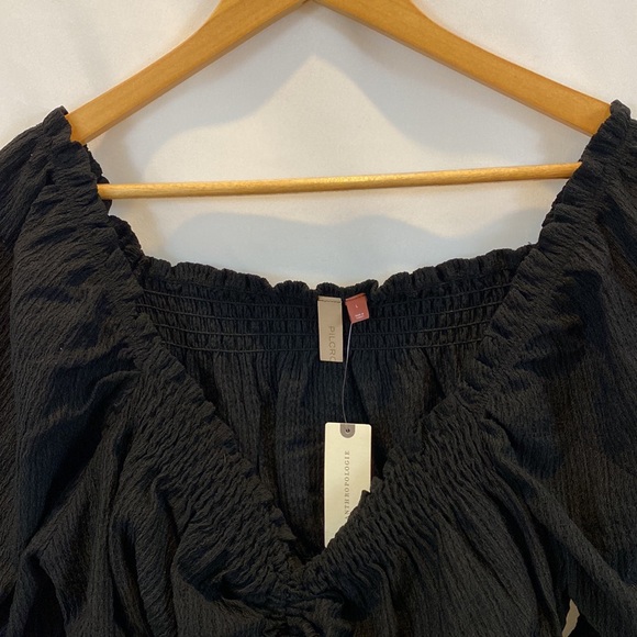 Anthro Pilcro Puff Sleeved Crop Top in Black size L NWT - Picture 4 of 16